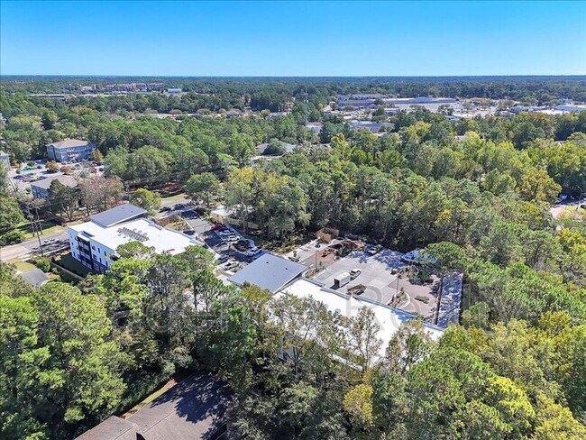 Building Photo - 610 S Kerr Ave