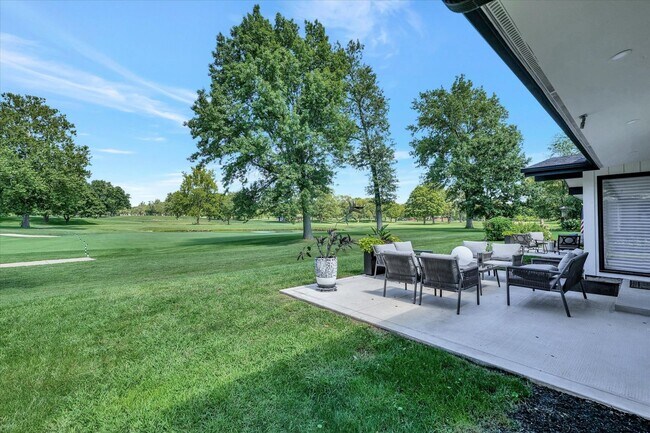 Building Photo - Luxury Ranch House on Champaign Country Club