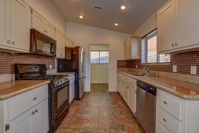 Building Photo - 8660 E Manley Dr