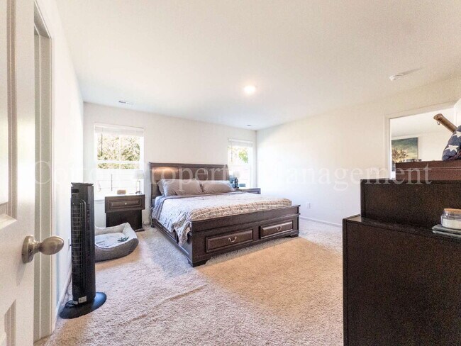 Building Photo - 3083 Day Dream Ln