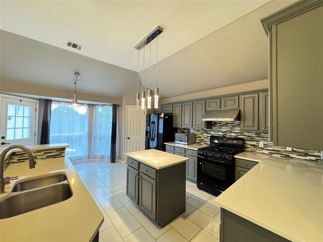 Building Photo - 8116 Manx Dr