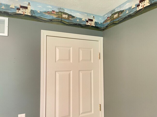 Building Photo - Move-in special. Beautiful 4 bed 2.5 bath 3000+sq ft