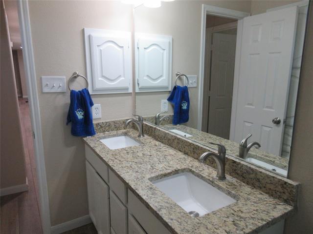 Building Photo - 713 Victorian Dr