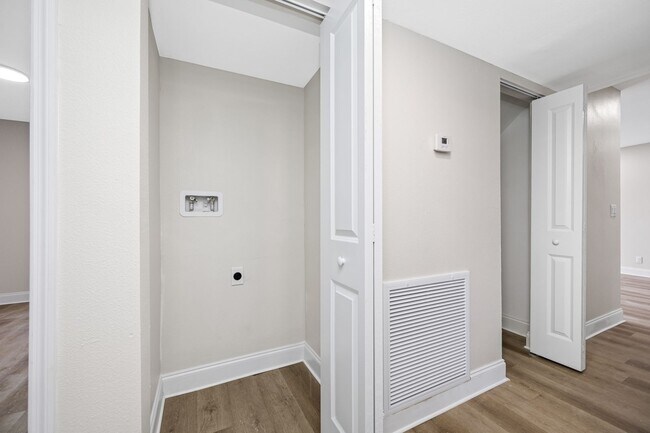 Building Photo - Davis Islands! RARE 3/2 FRESHLY RENOVATED,...