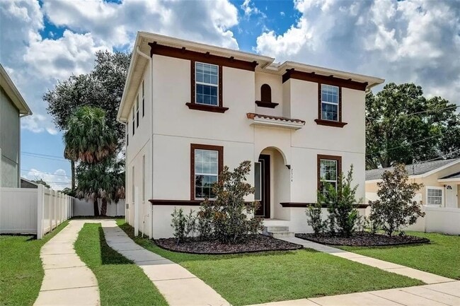 Building Photo - 2514 W Douglas St