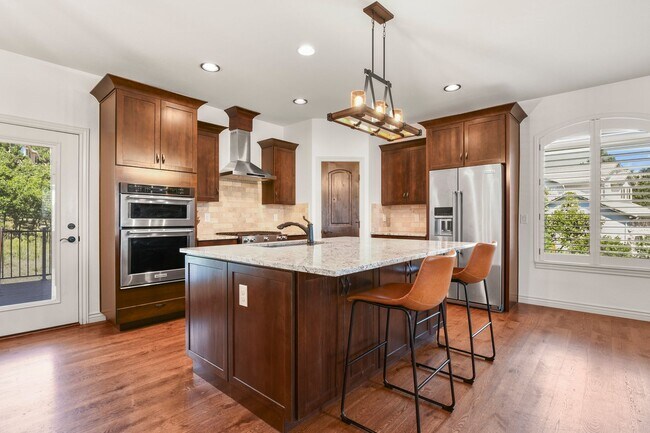 Building Photo - Beautiful 4 bedroom home in Broadmoor Bluffs