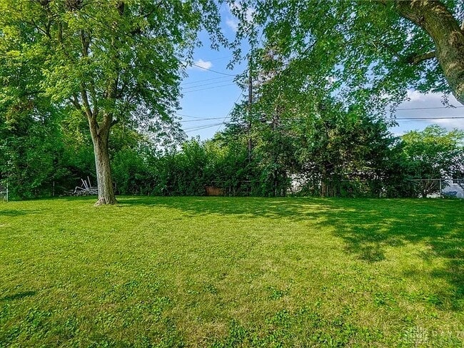 Building Photo - 393 Ridgebury Dr