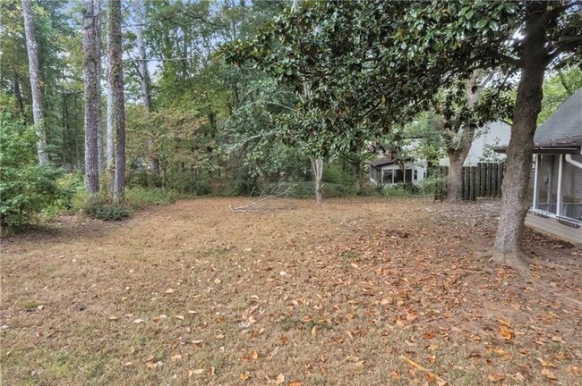 Building Photo - 3040 Clearbrook Dr