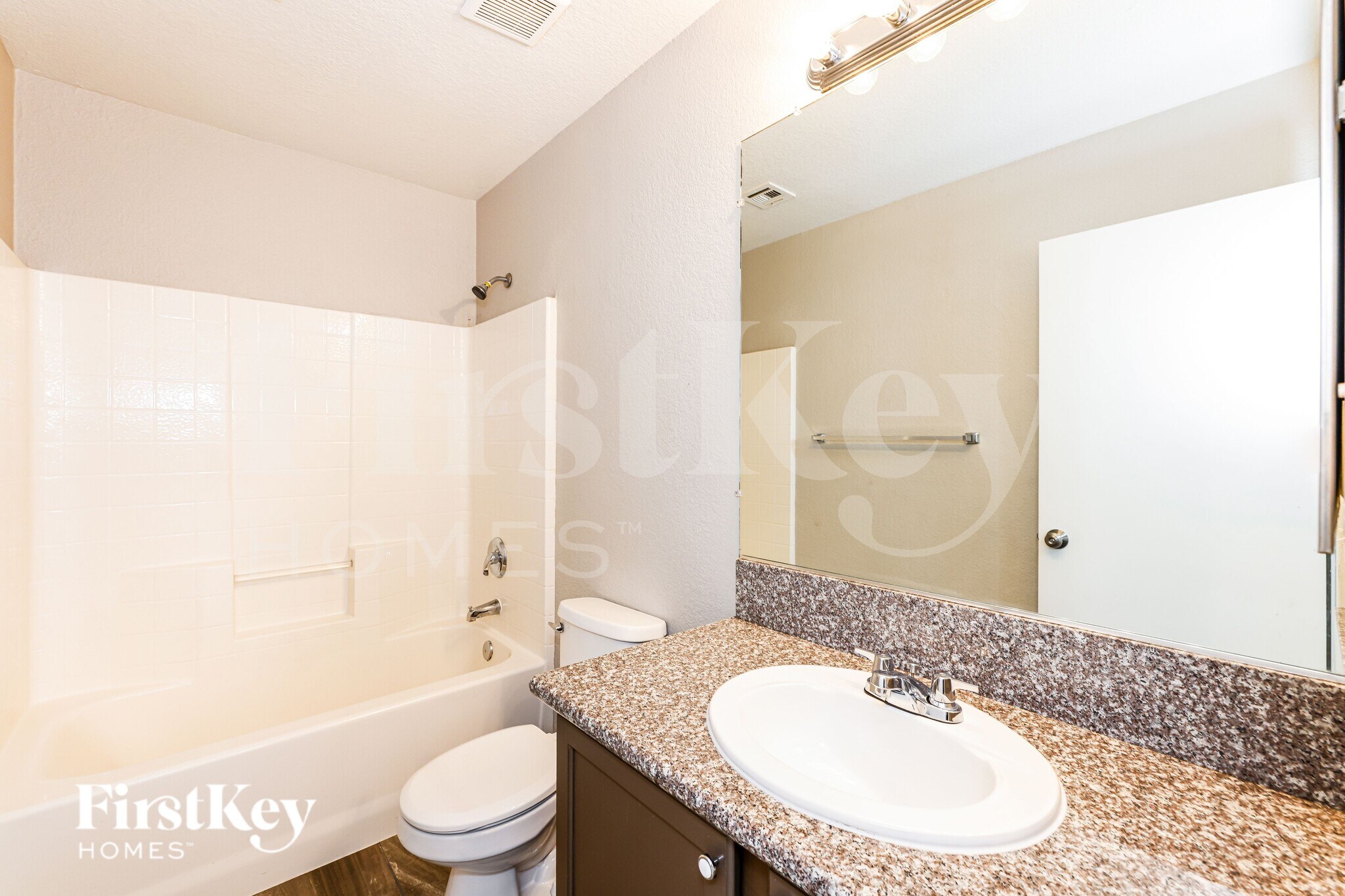 Building Photo - 528 E Brown Breeches Ave