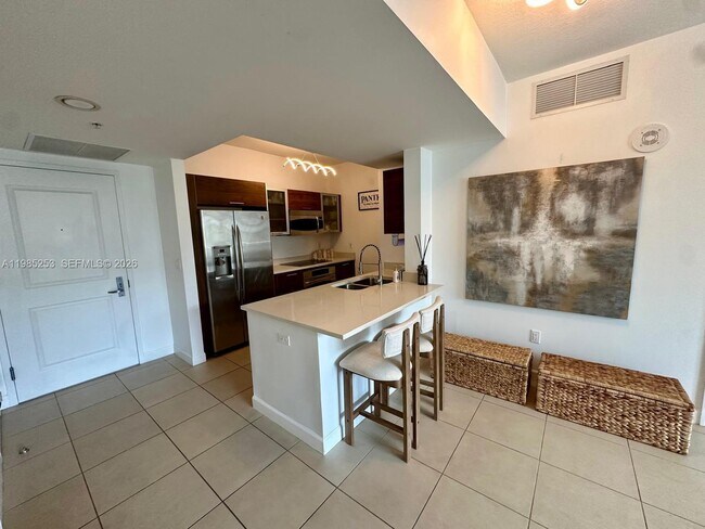 Building Photo - 480 Hibiscus St