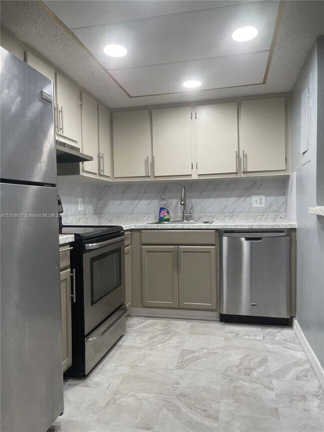 Building Photo - 5550 NW 44th St