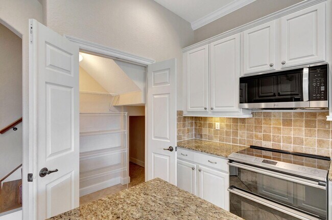 Building Photo - 4770 Cadiz Cir