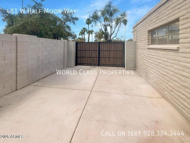 Building Photo - 481 W Half Moon Way