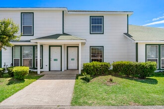 Building Photo - 2103 Aruba Calle