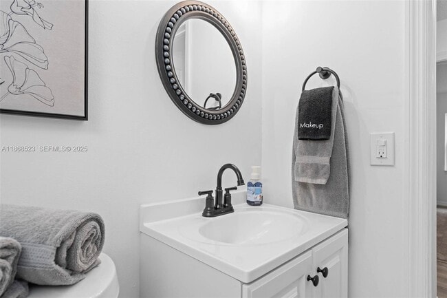 Building Photo - 4255 Wee St