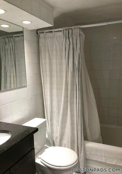 Building Photo - 113 Beacon St