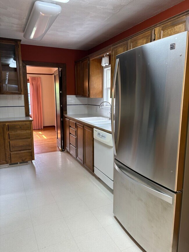 Building Photo - Classic Brick Charmer - 4 Bedroom