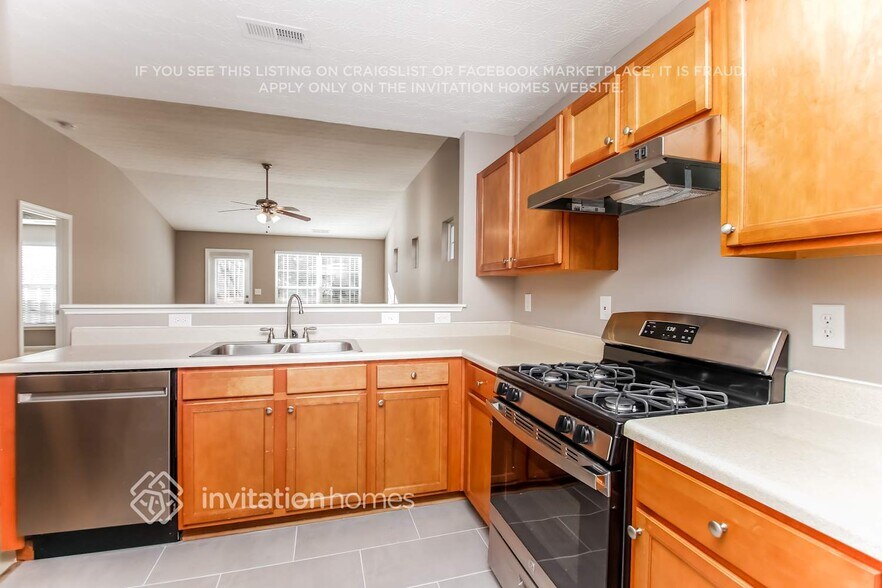 Building Photo - 232 Topaz Dr