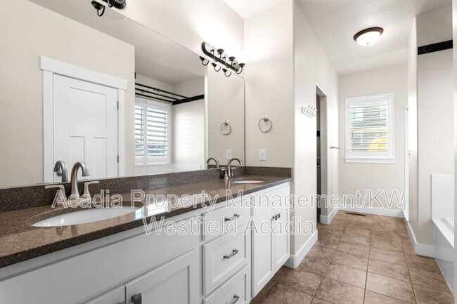 Building Photo - 1457 S Canyon View Dr