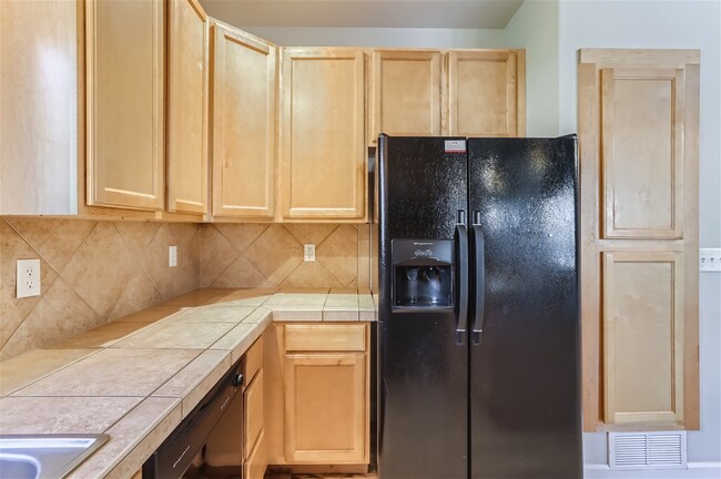 Building Photo - Beautiful townhome in Cottages of Berthoud...