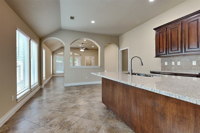 Building Photo - 27407 Tracy Ridge Ct