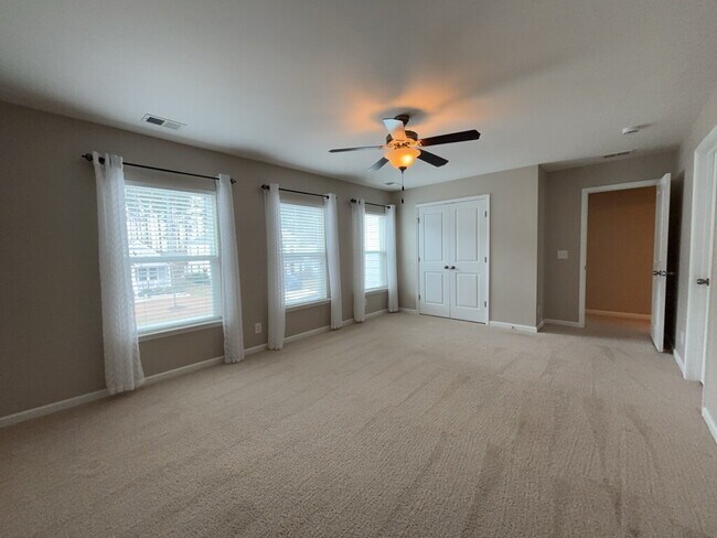 Building Photo - 292 Calm Water Way