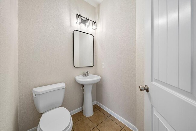 Building Photo - 6139 Sierra Springs Ln