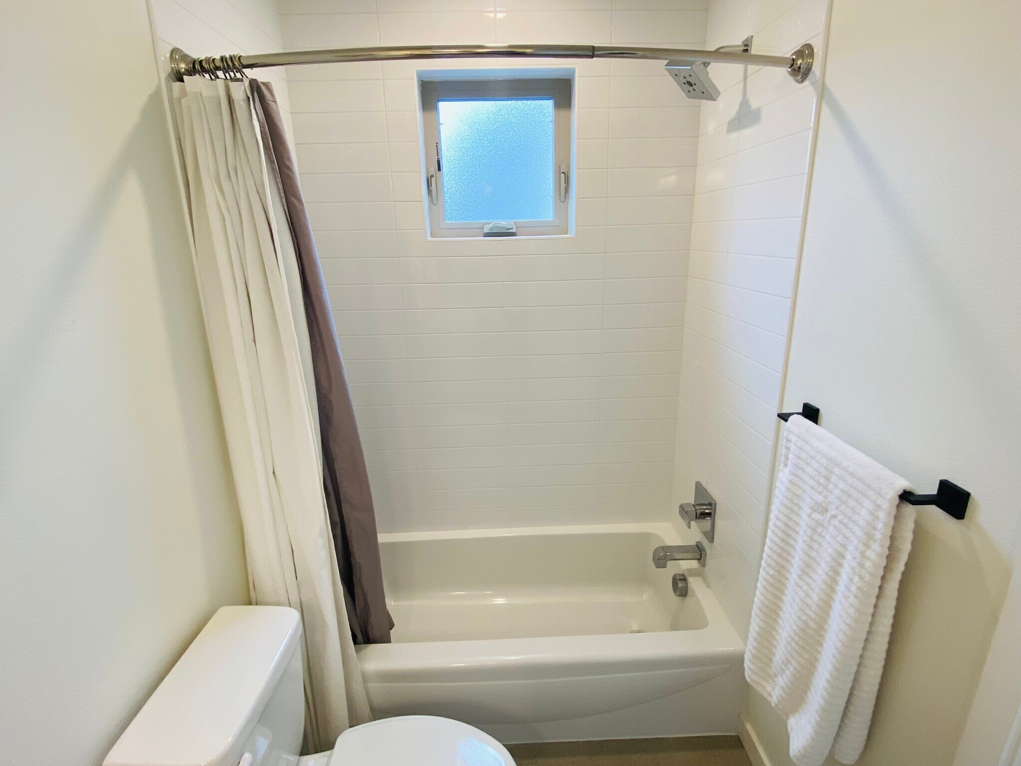 Building Photo - 3942 SE Gladstone St