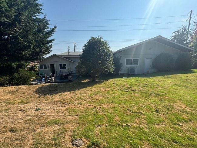Building Photo - 3 Bed, 2 Bath in Anacortes WATER VIEW