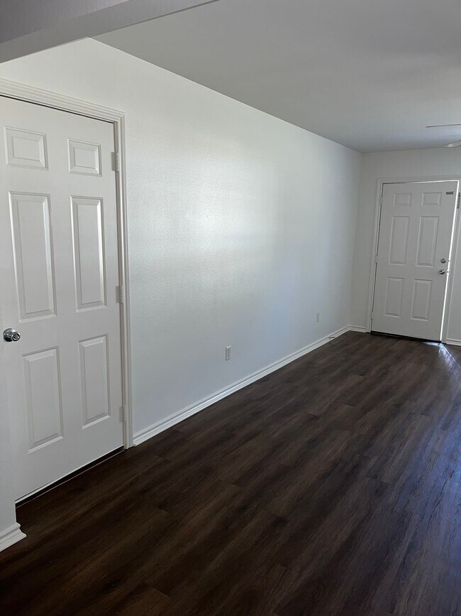 Building Photo - 2010 Seabiscuit Trce