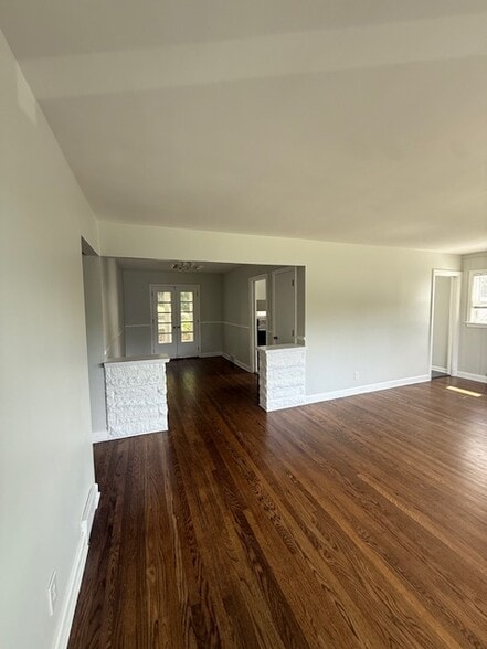 Living room looking into dining room off kitchen - 111 Woodmore Ave