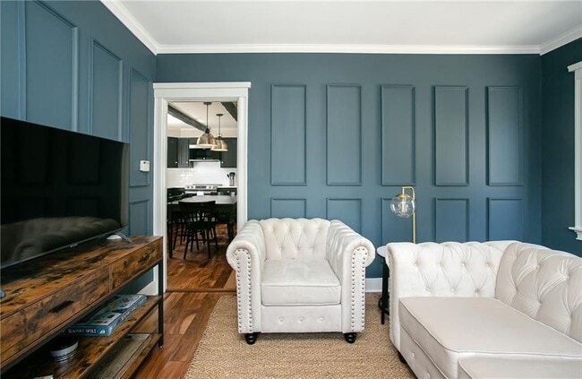 Building Photo - 5 Cherry St