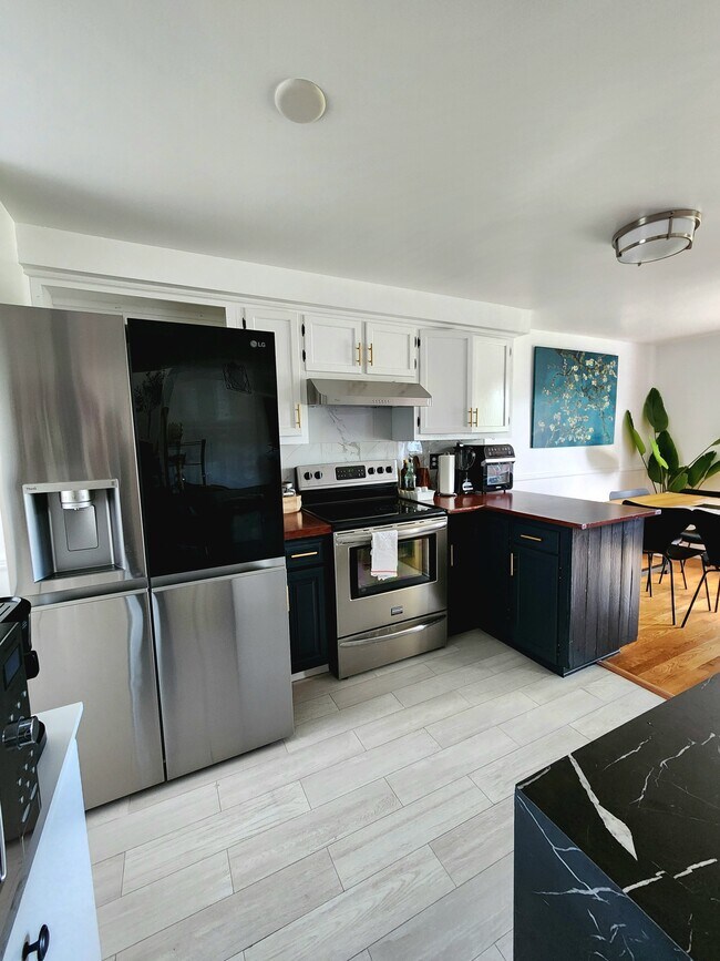 Building Photo - 25 Summit Cir