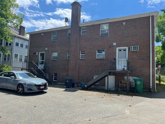 Building Photo - 177 Warren St