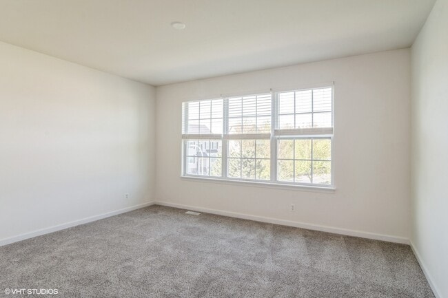 Building Photo - 69 Melrose Ct