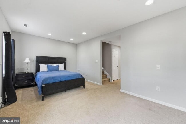 Building Photo - 11170 Hamlet Ct