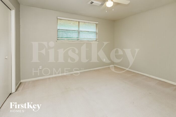 Building Photo - 1504 Seagate Ln