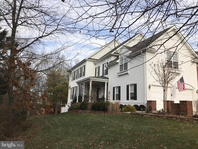 Building Photo - 18400 Lanier Island Square