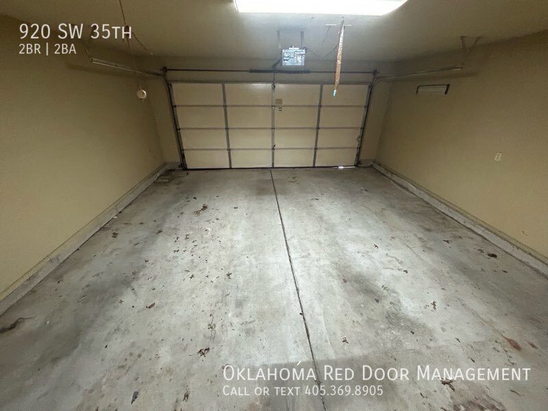 Building Photo - 920 SW 35th-