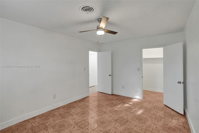 Building Photo - 16980 N Miami Ave