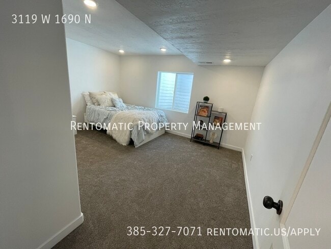 Building Photo - 3119 W 1690 N