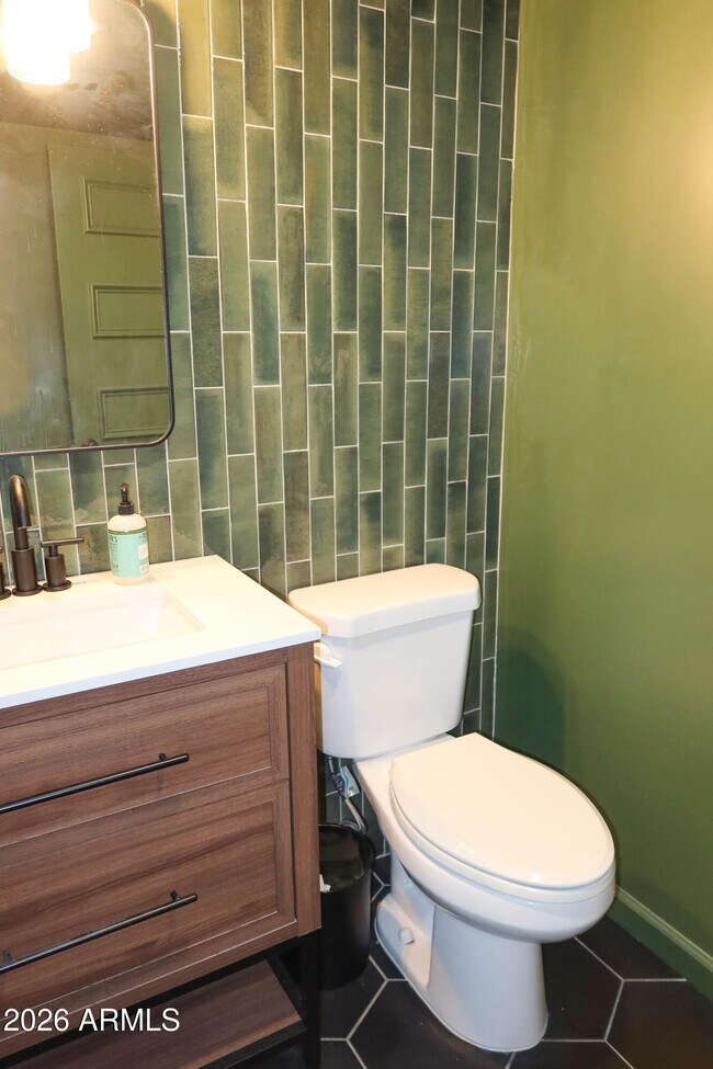 Building Photo - 3113 E Topeka Dr