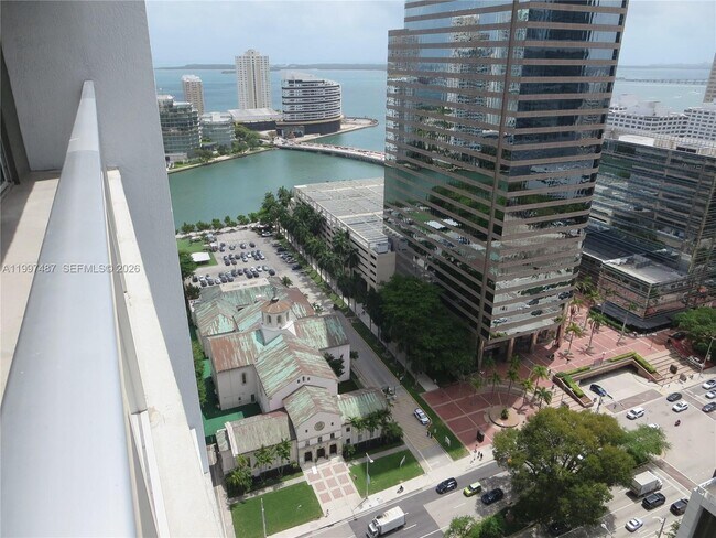 Building Photo - 500 Brickell Ave