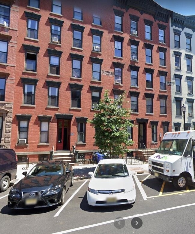 Building Photo - 1111 Washington St