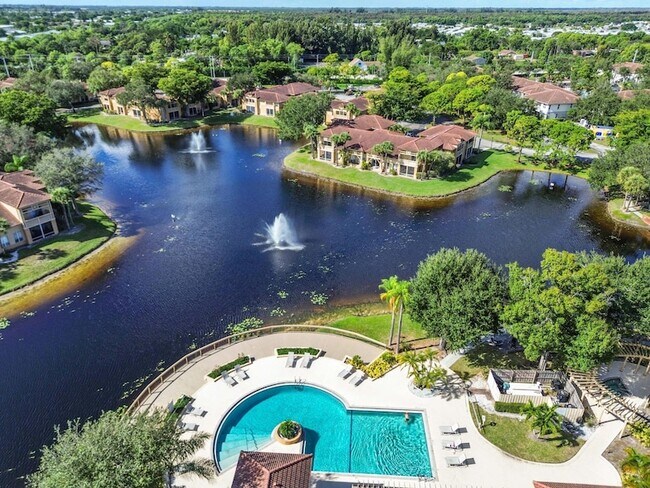 Building Photo - 4791 Via Palm Lakes