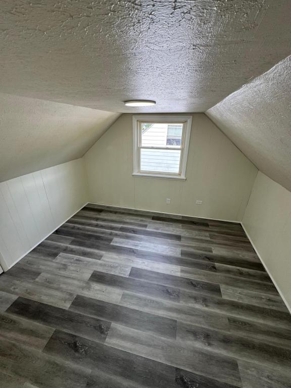 Building Photo - 373 E 232nd St