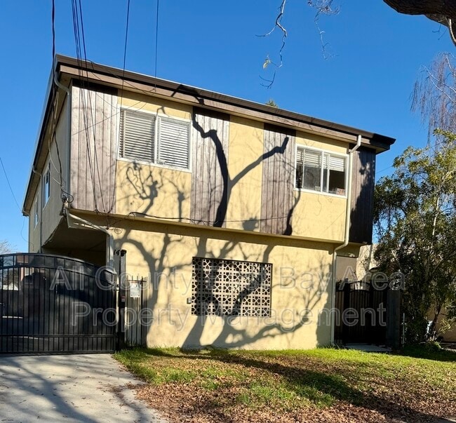 Building Photo - 1411 Parker St