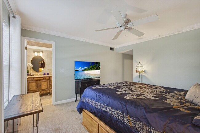 Building Photo - 300 N Hwy A1A