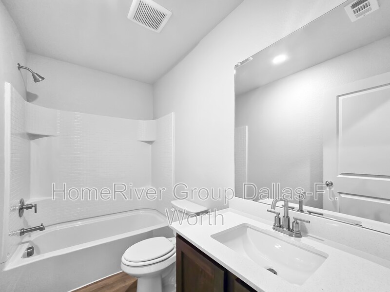 Building Photo - 427 Condie Russell Ave