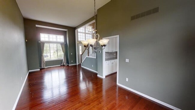 Building Photo - 292 Sandrock Ct